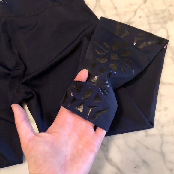 ❣️12.31 LAST CALL❣️Beyond Yoga Geode Leggings - Picture 6 of 7